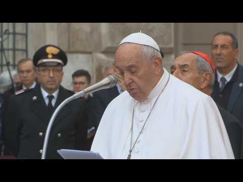 Pope Francis: "It is not the same to be sinners than corrupt"
