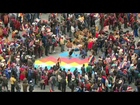 Bolivians protest in La Paz against political crisis