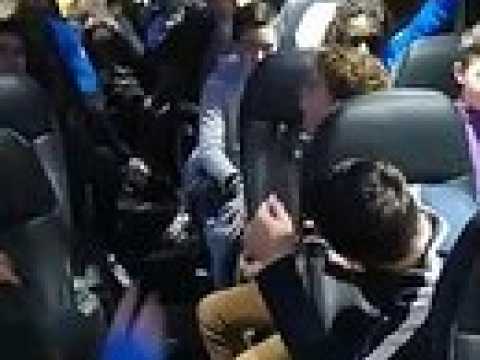 Football : les supporters de Thaon font la fête dans le bus après la qualification