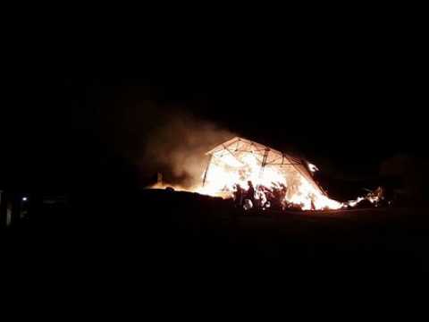 Un hangar agricole détruit par le feu à Vezet