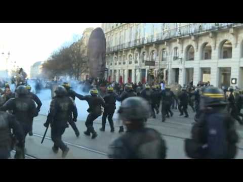 Police clash with protesters during Bordeaux demo against pensions reform