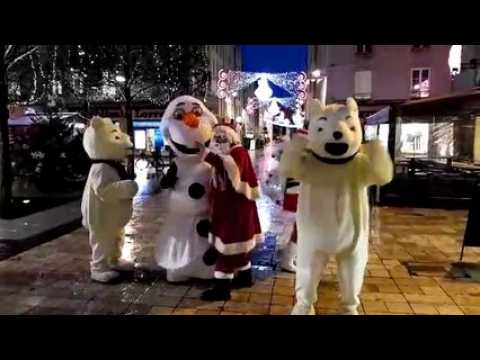 Le Père Noël et les sapinettes se promènent à Thionville