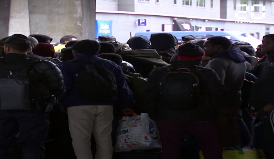 Paris : Importante opération d’évacuation de campements de migrants dans le nord-est