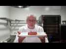 Joseph Viola  présente le pain brioché perdu à la praline de Saint-Genix