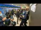 Hong Kong: undercover officers baton-charge protesters in mall