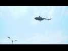 India's military salutes virus workers with rose petals, flypasts - Label : AFPTV - First images - Category : News