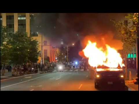 Washington DC: protesters confront police during George Floyd protest