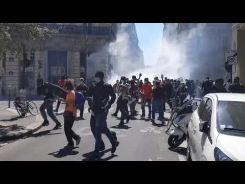 In Paris, clashes during a demonstration in support of migrants held in detention centres