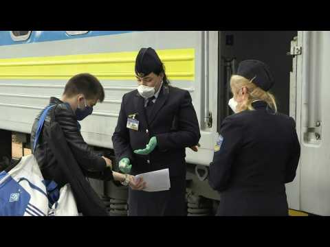 COVID-19: Ukraine relaunches rail links