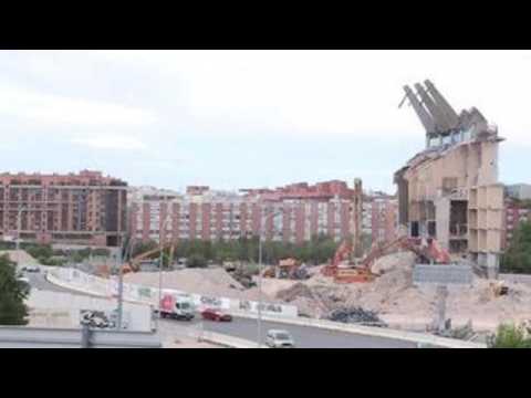 Footage of the Vicente Calderón stadium demolitition