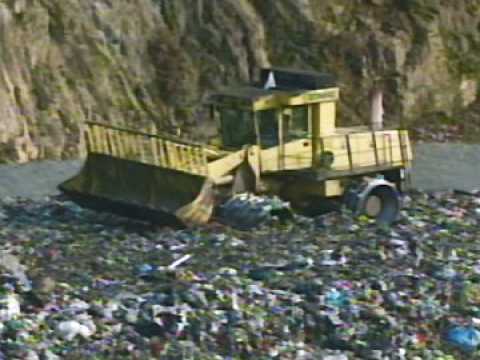 Polluting Paradise - Extrait 4 - VO - (2012)