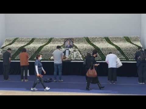 Mourners pay tribute to late Seoul mayor Park Won-soon