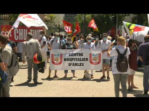 Disgruntled French hospital staff demonstrate in Marseille