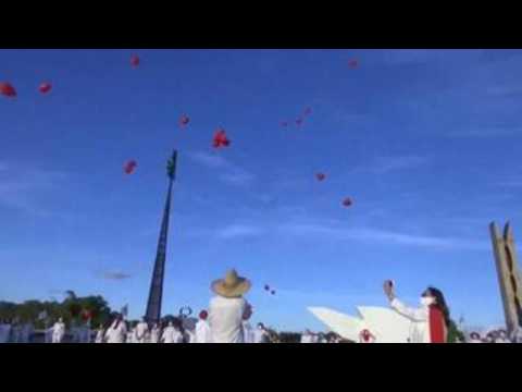 Balloon release in Brasilia in tribute to victims of COVID-19