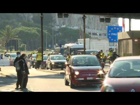 Police checks at the French-Italian border as it reopens (2)