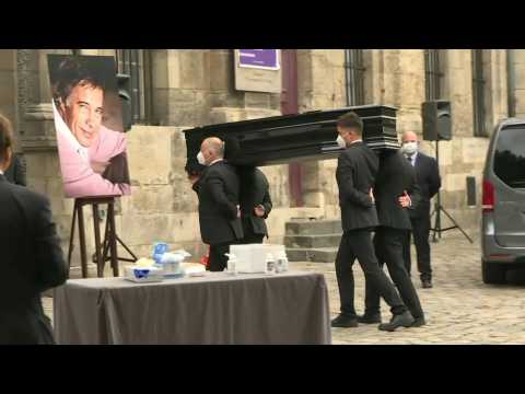 Celebrities pay last tribute to French comedian Guy Bedos