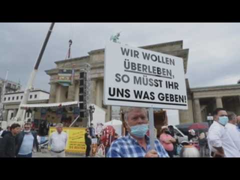 Protest in Berlin to demand the opening of outdoor fairs