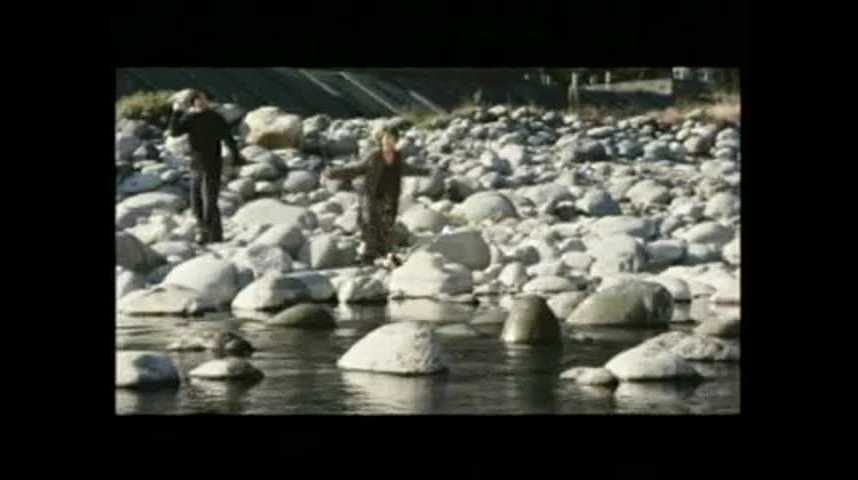 De L Eau Tiède Sous Un Pont Rouge De l'eau tiède sous un pont rouge - Extrait 4 - VO - (2001)