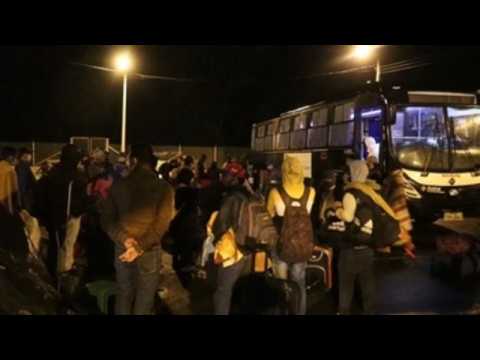 Venezuelans stranded on Ecuador-Colombia border bagan their journey home