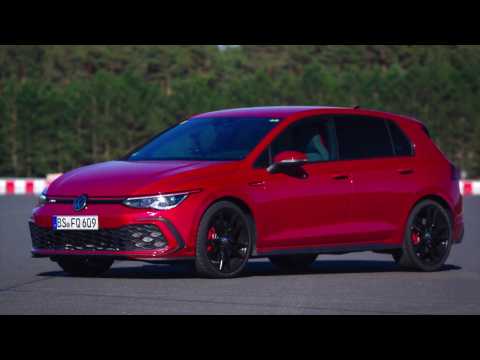 The new Volkswagen Golf GTI - Slalom at the track