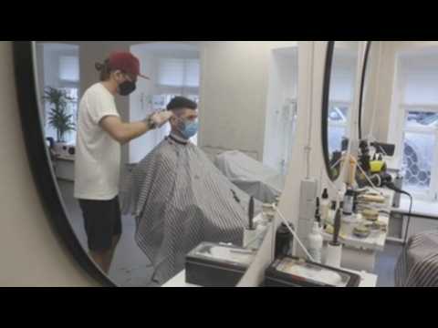 Hair salons, barber shops reopen in Moscow