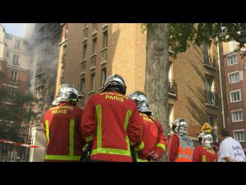 Apartment fire extinguished in southern Paris