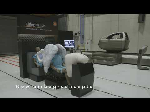 Mercedes-Benz ESF 2019 TecDay - New airbag-concepts and Safety body
