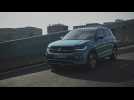 The new Volkswagen T-Cross Driving Video in Blue