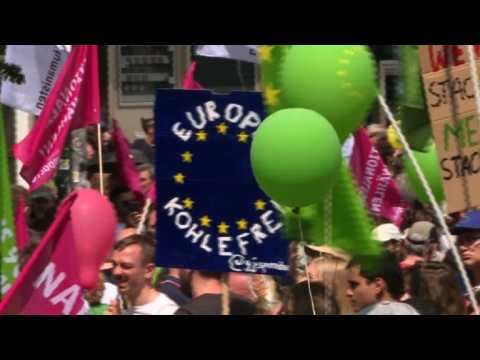 Pro-Europe protest in Berlin one week ahead of EU elections