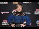 Kelly Clarkson's son doesn't know she's famous