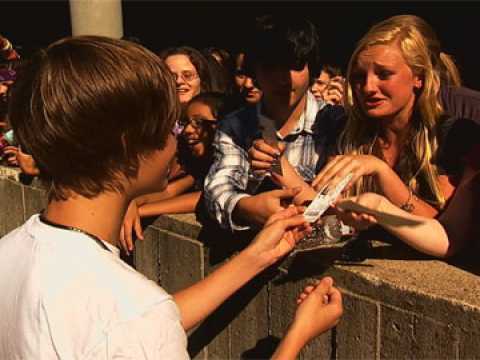 Justin Bieber: Never Say Never - Extrait 10 - VO - (2010)