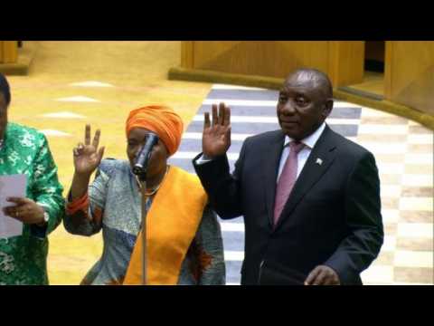South Africa's new members of Parliament are sworn in