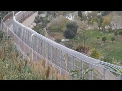 Spain installs tubes on fences in border with Morocco