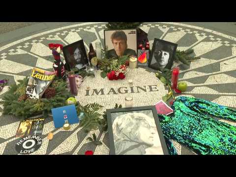 New York: Beatles fans honor John Lennon on 40th anniversary of his death