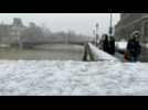 Weather alerts issued in France, snow begins falling in Paris - Label : AFPTV - First images - Category : News