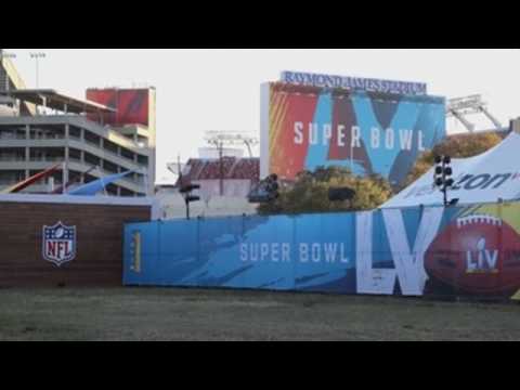 People arrive in Tampa ahead of NFL Super Bowl LV