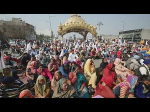 Indian farmers continue protests against new laws