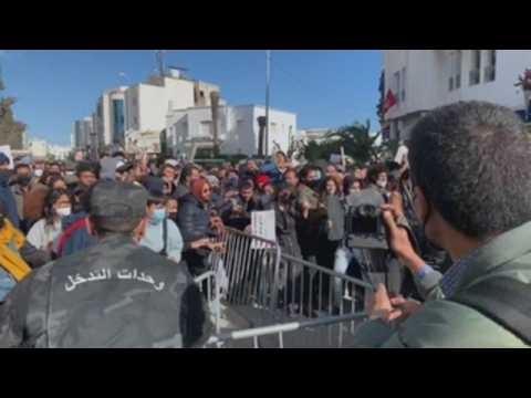 Police intervene at protests in front of Tunisian Parliament
