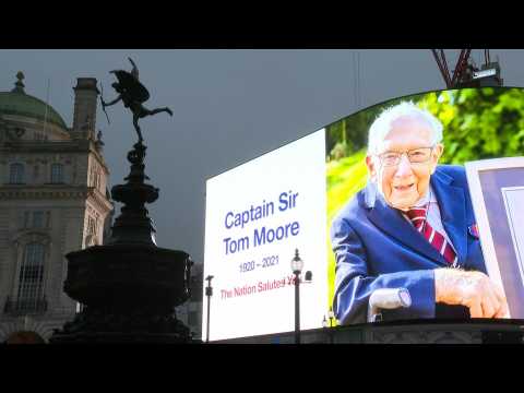 Tribute to Captain Tom Moore on Piccadilly Circus lights