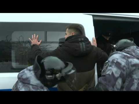 Russian special forces arrest protesters on Moscow outskirts
