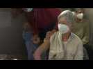 Over-75s in Paris queue for Covid vaccinations - Label : AFPTV - First images - Category : News