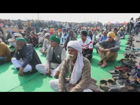 India farmers continue to protest against new agriculture bills in New Delhi
