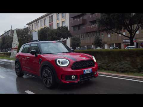 With MINI Countryman in search of Christmas traditions