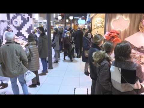 Last-minute Christmas shopping in Madrid