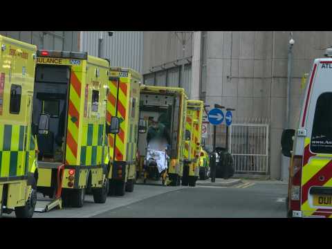 Covid-19: scene outside hospital as London declares "major incident"