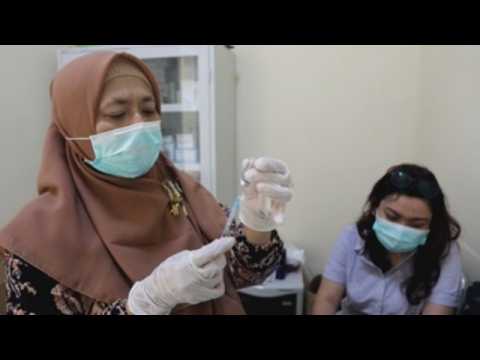 Indonesia prioritizes govt officials, health personnel as first step of national vaccination drive