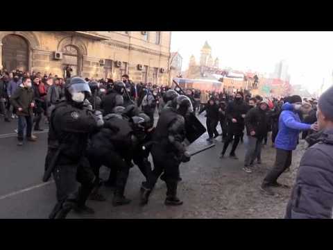 Police detain protesters in Russia during pro-Navalny rallies