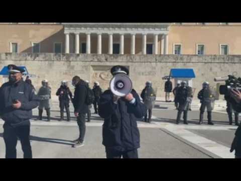 Thousands of students and teachers protest in Greece against new education bill