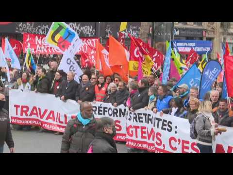 Pensions: demonstrators in Paris leave Place de la Republique