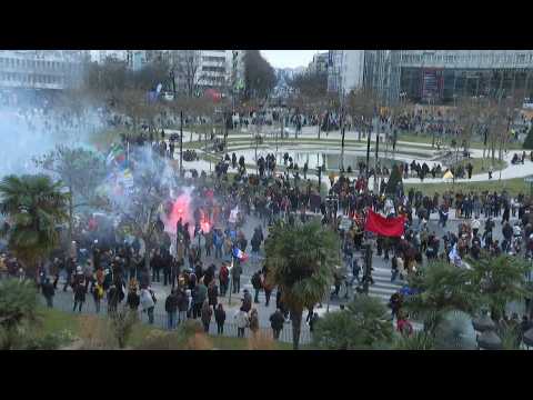 Pensions reform: demonstrators in Paris arrive at Place d'Italie